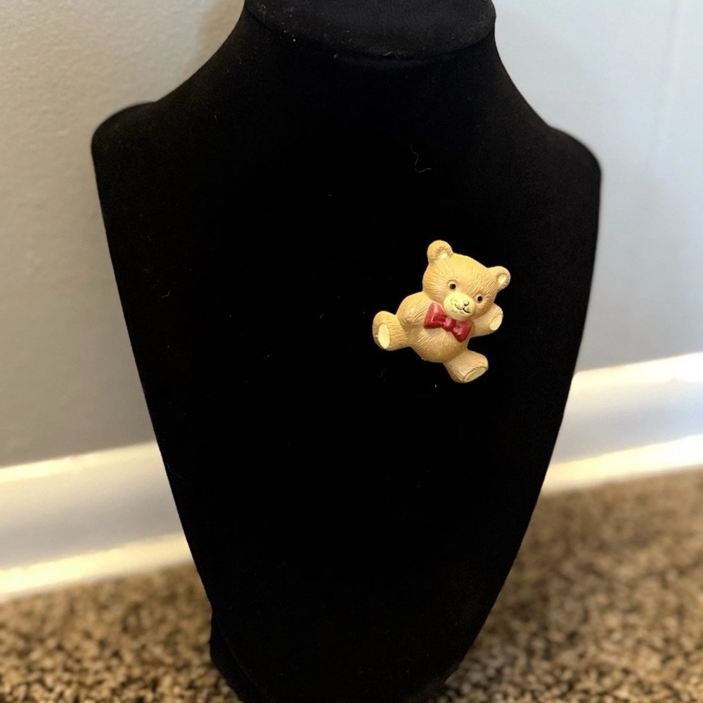 Vintage plastic bear brooch pin